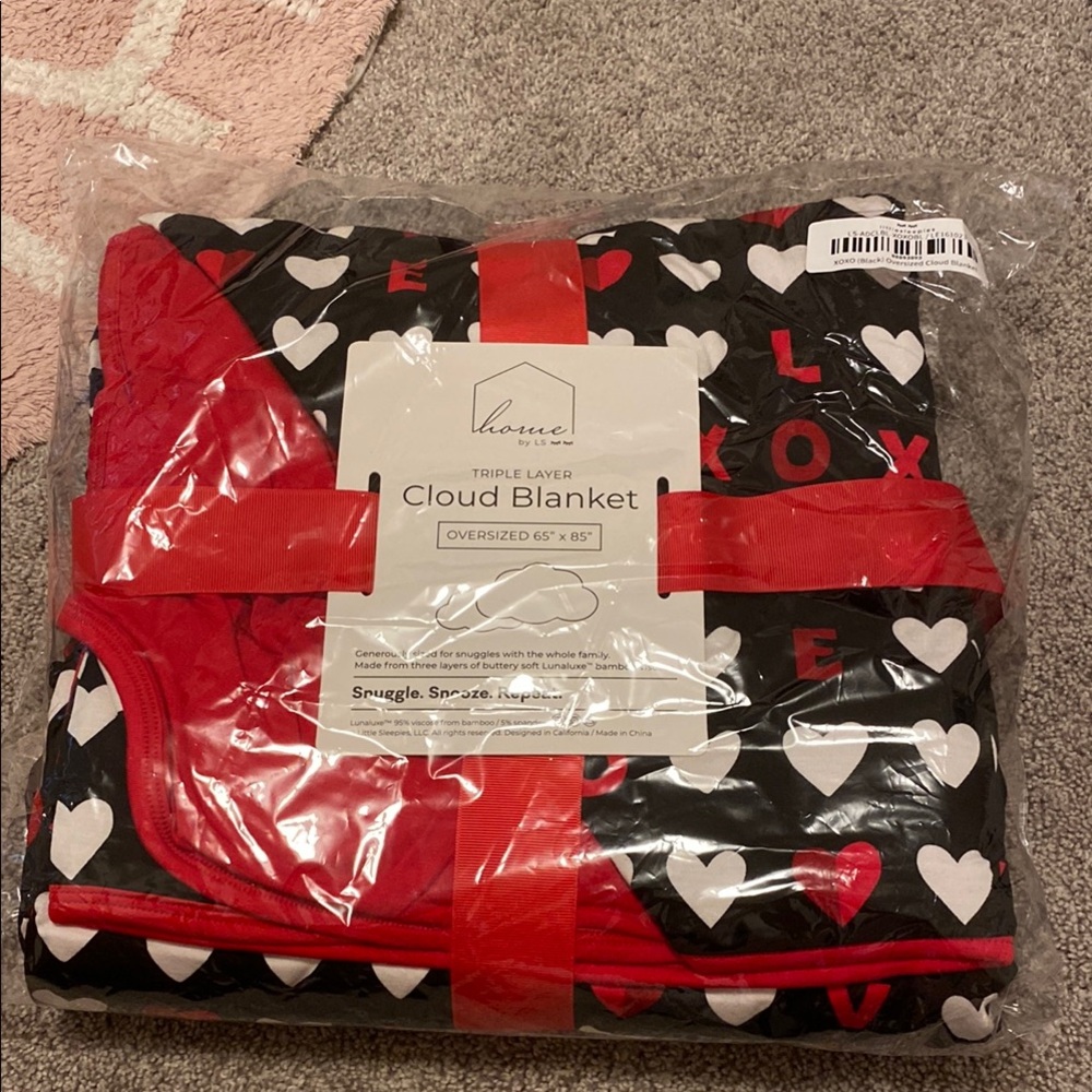 Triple Layer Cloud Blanket - Red and Black